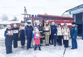 В пожарно – спасательных частях Брянской области прошел день открытых дверей для школьников